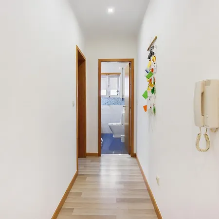 Tour House